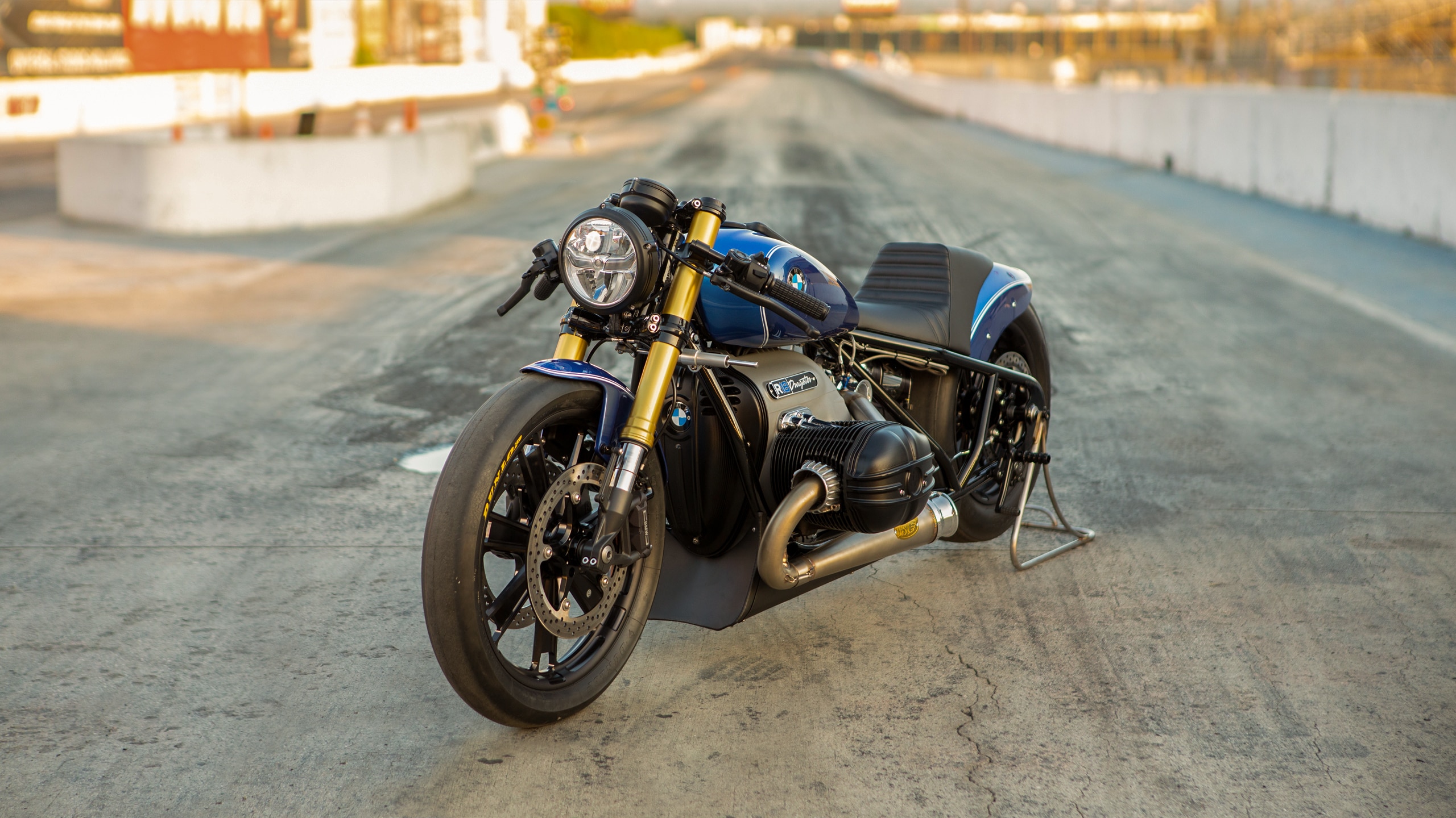 The R 18 Dragster BMW Motorrad